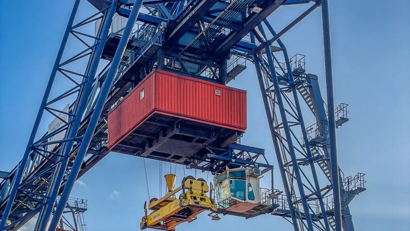 What is a side loader trailer? Container side lifter design and specifications